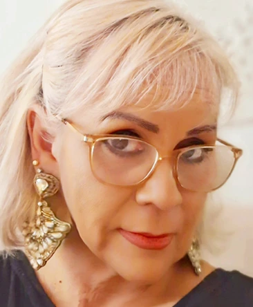 Psychic Reader Maria offering tarot and relationship guidance at Absolute Soul Secrets